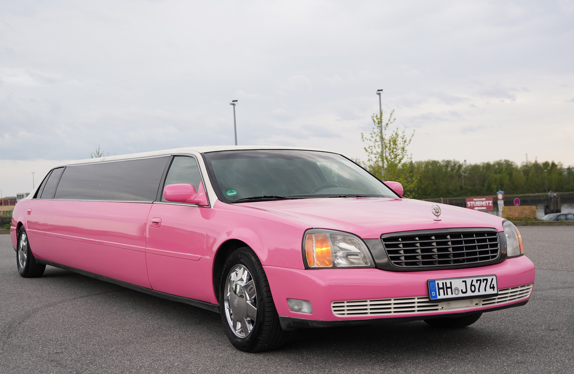 Pink Cadillac XXL limousine mieten - 3