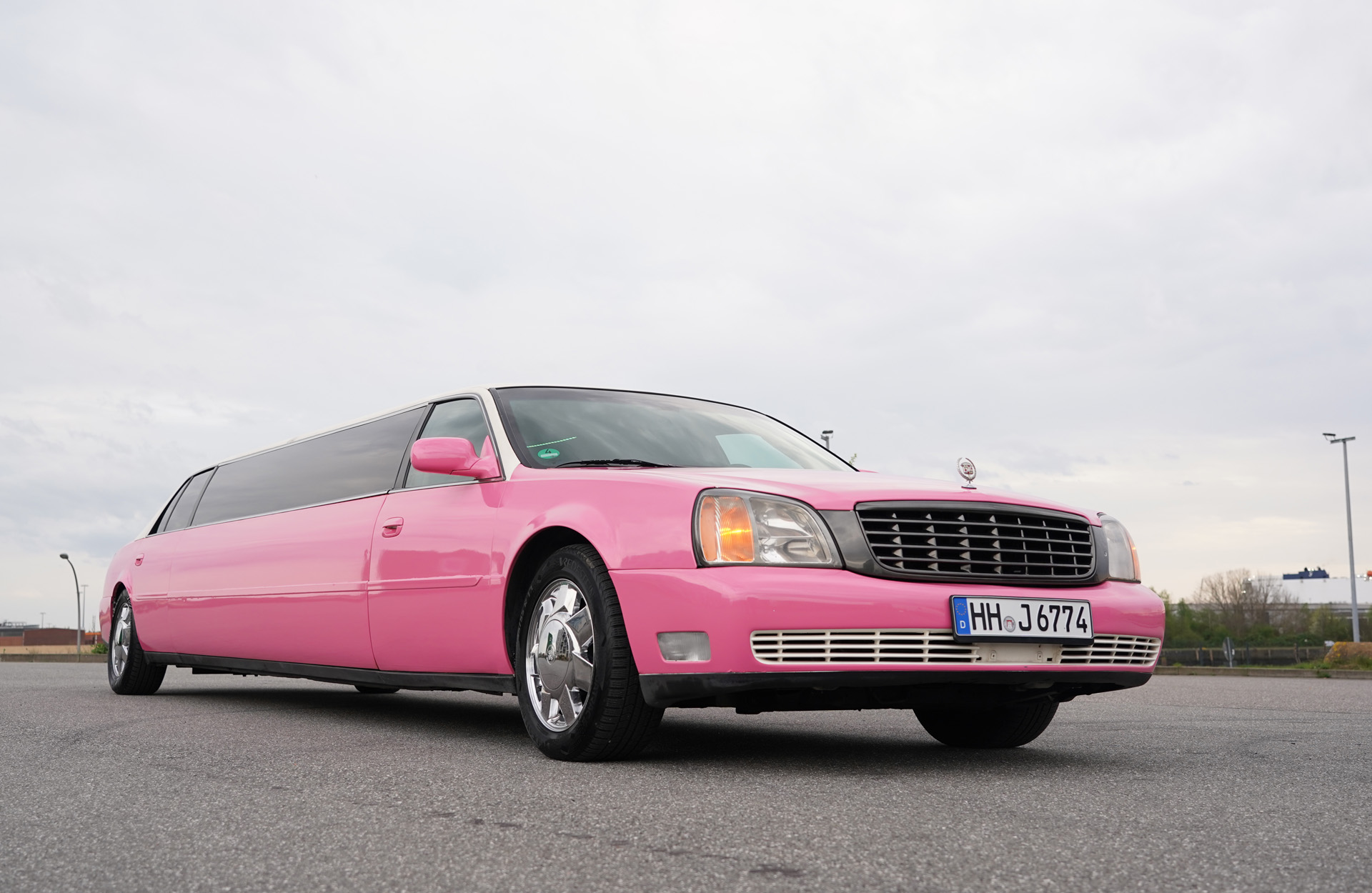 Pink Cadillac XXL limousine mieten - aussen